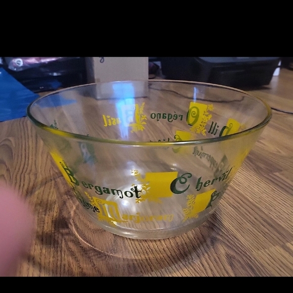 Yellow Herbs Printed In Green Large SERVING Bowl Glass Salad Bowl  Kitchen Bowl - Picture 8 of 8